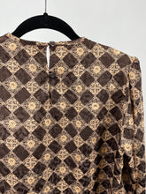 Load image into Gallery viewer, Vintage Satin Printed Puff Sleeve Blouse (S)