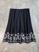 Load image into Gallery viewer, Sunny Leigh Floral Embroidered Black Cotton Skirt (L)