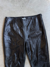 Load image into Gallery viewer, 2000s Apt. 9 Black Lambskin Leather Mid-Rise Pants (S/M)