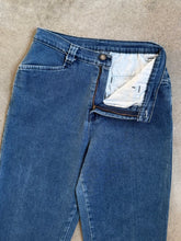 Load image into Gallery viewer, 90s Vintage Lee High-Waisted Straight Leg Jeans (W27")