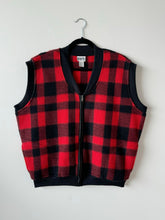 Load image into Gallery viewer, 90s Vintage Red Plaid Fleece Vest (L)