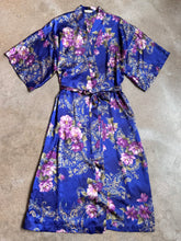 Load image into Gallery viewer, Vintage California Dynasty Purple Floral Full Length Satin Robe (1X)