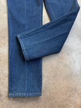 Load image into Gallery viewer, Vintage Lee Riders Classic Fit Straight Leg Jeans (W30”)