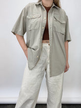 Load image into Gallery viewer, 90s Vintage Orvis Khaki Short Sleeve Utility Shirt (M)