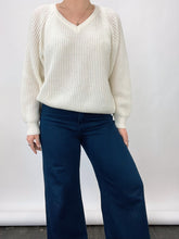 Load image into Gallery viewer, Vintage Cream V-Neck Sweater (L)