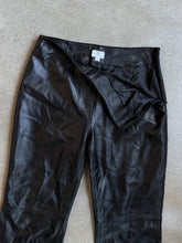 Load image into Gallery viewer, 2000s Apt. 9 Black Lambskin Leather Mid-Rise Pants (S/M)