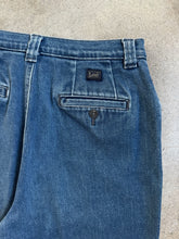 Load image into Gallery viewer, 90s Vintage Lee High-Waisted Straight Leg Jeans (W27")