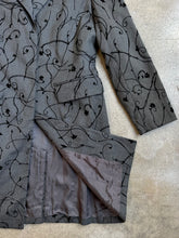 Load image into Gallery viewer, 90s Vintage Grey Floral Vine Patterned Longline Tailored Jacket (M/L)