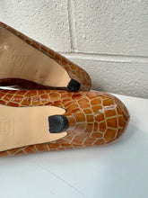 Load image into Gallery viewer, Vintage Ros Hommerson Patent Leather Croc Pumps (US 7.5)