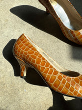 Load image into Gallery viewer, Vintage Ros Hommerson Patent Leather Croc Pumps (US 7.5)