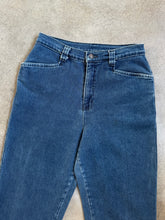 Load image into Gallery viewer, 90s Vintage Lee High-Waisted Straight Leg Jeans (W27")