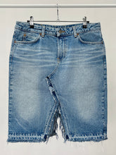 Load image into Gallery viewer, Y2K Lucky Brand Frayed Slit Denim Skirt (W31)