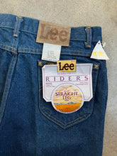 Load image into Gallery viewer, Vintage Lee Riders Classic Fit Straight Leg Jeans (W30”)