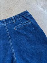 Load image into Gallery viewer, 90s Vintage Dark Wash Denim Shorts (W28”)