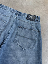 Load image into Gallery viewer, Y2K Thirty Below Faded Baggy Jean Shorts (W36)