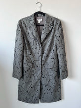 Load image into Gallery viewer, 90s Vintage Grey Floral Vine Patterned Longline Tailored Jacket (M/L)