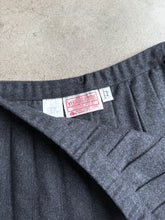 Load image into Gallery viewer, 80s Vintage Pendleton Charcoal Grey Wool Pleated Skirt | Medium