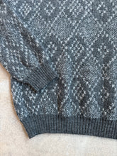 Load image into Gallery viewer, Vintage Grey Diamond Wool Knit Sweater (L/XL)