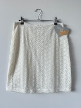 Load image into Gallery viewer, Y2K Cream Crochet Skirt (L)