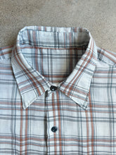 Load image into Gallery viewer, Vintage White Plaid Lightweight Button-Up Shirt (XXL)