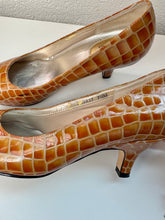 Load image into Gallery viewer, Vintage Ros Hommerson Patent Leather Croc Pumps (US 7.5)