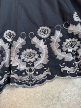 Load image into Gallery viewer, Sunny Leigh Floral Embroidered Black Cotton Skirt (L)