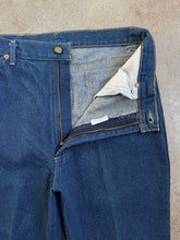Load image into Gallery viewer, Vintage Lee Riders Classic Fit Straight Leg Jeans (W30”)