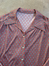 Load image into Gallery viewer, Vintage Pink Paisley Silky Button-Up Shirt (L)