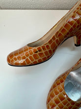 Load image into Gallery viewer, Vintage Ros Hommerson Patent Leather Croc Pumps (US 7.5)