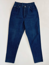 Load image into Gallery viewer, 80s Vintage Dark Wash High-Waisted Tapered Jeans (W27")