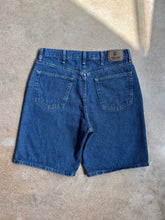 Load image into Gallery viewer, Wrangler Relaxed Fit Denim Shorts (W34)