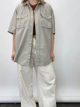 Load image into Gallery viewer, 90s Vintage Orvis Khaki Short Sleeve Utility Shirt (M)