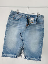 Load image into Gallery viewer, Y2K Lucky Brand Frayed Slit Denim Skirt (W31)
