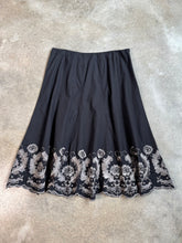 Load image into Gallery viewer, Sunny Leigh Floral Embroidered Black Cotton Skirt (L)