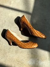 Load image into Gallery viewer, Vintage Ros Hommerson Patent Leather Croc Pumps (US 7.5)