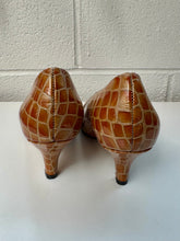 Load image into Gallery viewer, Vintage Ros Hommerson Patent Leather Croc Pumps (US 7.5)