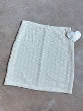 Load image into Gallery viewer, Y2K Cream Crochet Skirt (L)
