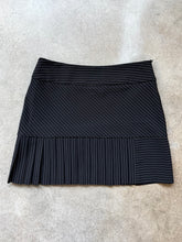 Load image into Gallery viewer, Y2K Tempo Paris Black Pinstripe Drop-Waist Pleated Mini Skirt | Medium