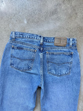 Load image into Gallery viewer, Vintage Y2K Jordache Light Wash Low-Rise Bootcut Jeans | Medium