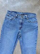 Load image into Gallery viewer, Vintage Y2K Jordache Light Wash Low-Rise Bootcut Jeans | Medium