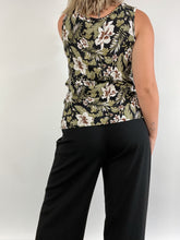 Load image into Gallery viewer, 90s Vintage Morgan Taylor Floral Silk Tank Top (M)