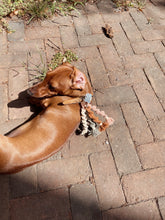 Load image into Gallery viewer, Macrame Keychains