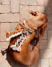 Load image into Gallery viewer, Macrame Keychains