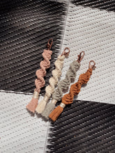 Load image into Gallery viewer, Macrame Keychains