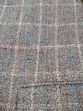 Load image into Gallery viewer, 70s Vintage Bryant Park Neutral Blue Plaid Tweed Sport Coat (M/L)
