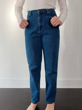 Load image into Gallery viewer, 90s Vintage Lee High Waisted Jeans (W27&quot;)
