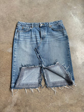 Load image into Gallery viewer, Y2K Lucky Brand Frayed Slit Denim Skirt (W31)
