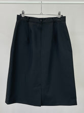 Load image into Gallery viewer, 70s Black Split Hem Skirt (W26&quot;)
