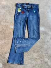 Load image into Gallery viewer, Y2K L.E.I. Painted Low-Rise Split Hem Flare Jeans (S)
