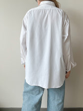 Load image into Gallery viewer, 90s Vintage White Aviator Shirt (XXL)
